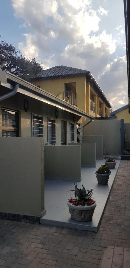 Salas Stay, Midrand Exteriör bild