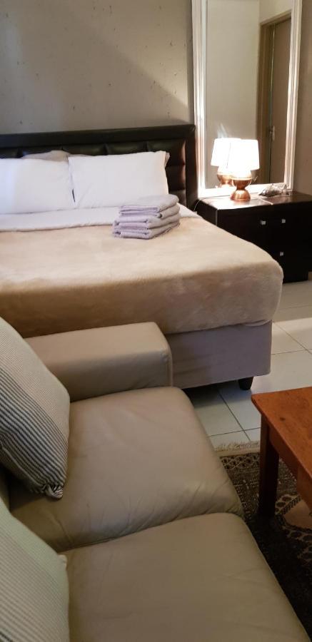 Salas Stay, Midrand Exteriör bild