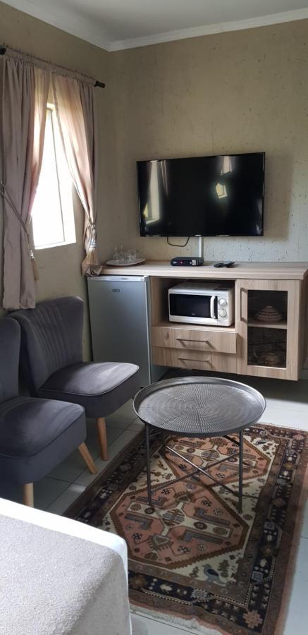 Salas Stay, Midrand Exteriör bild