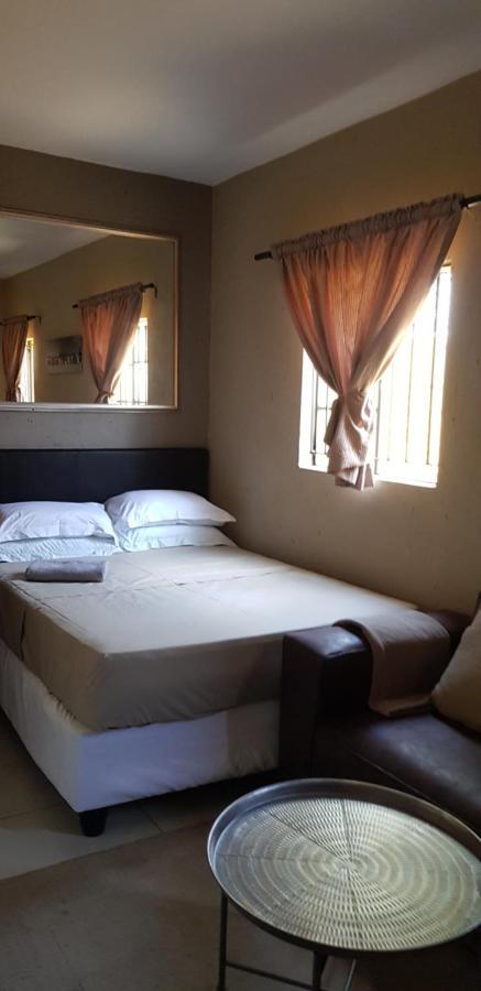 Salas Stay, Midrand Exteriör bild